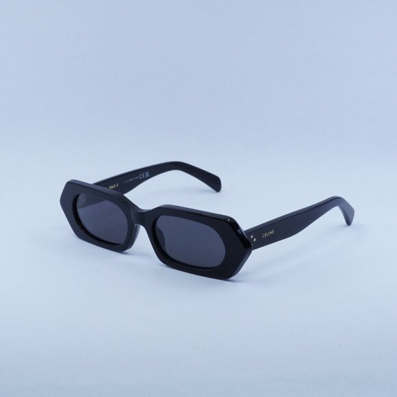 🕶️ New Celine CL40243I 01A Sunglasses - Shiny Black Frame, Smoke Lenses - Picture 1 of 12